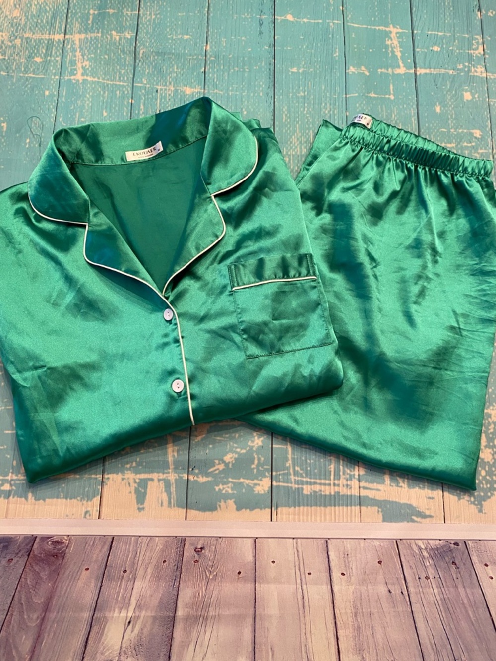 Emerald Green Women's Pajama Set with Contrast Piping